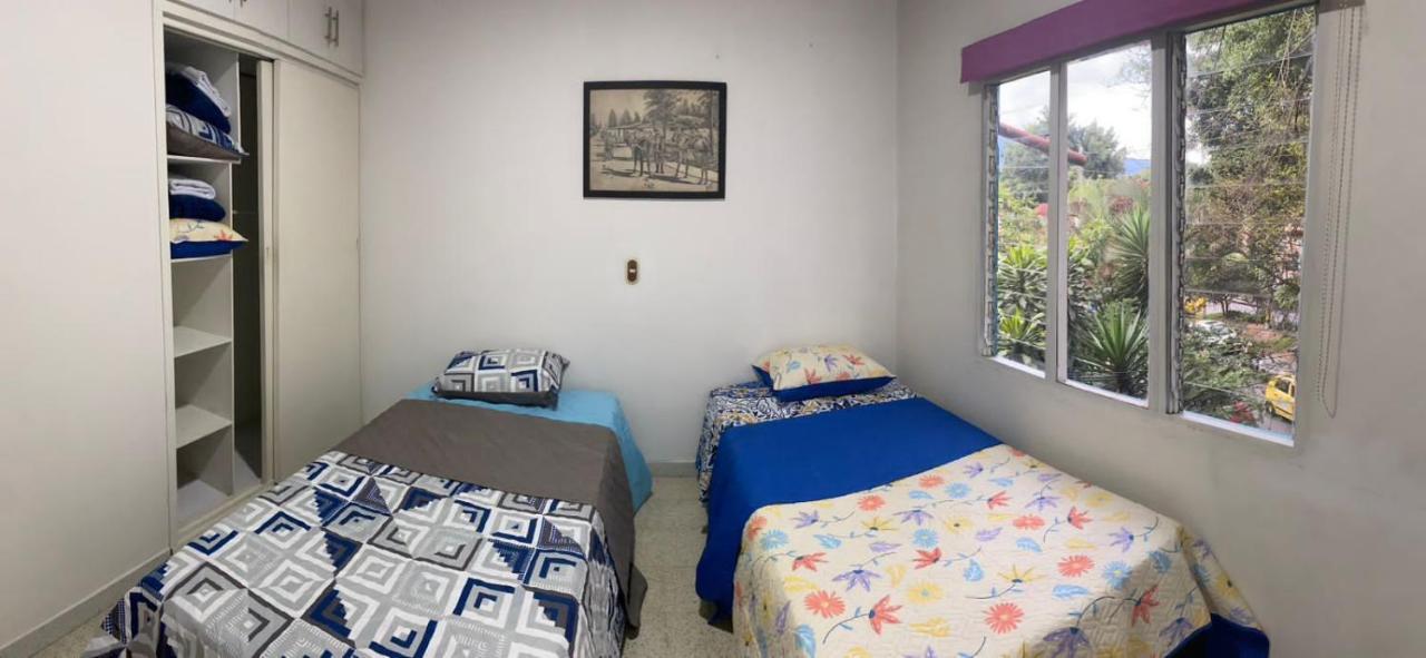 Hostel Kumho Alojamiento Медельин Экстерьер фото