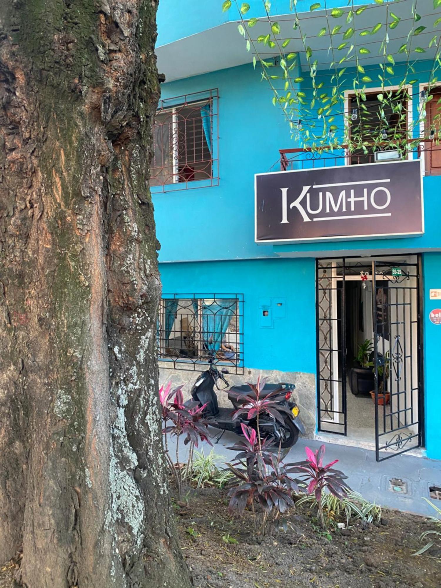 Hostel Kumho Alojamiento Медельин Экстерьер фото
