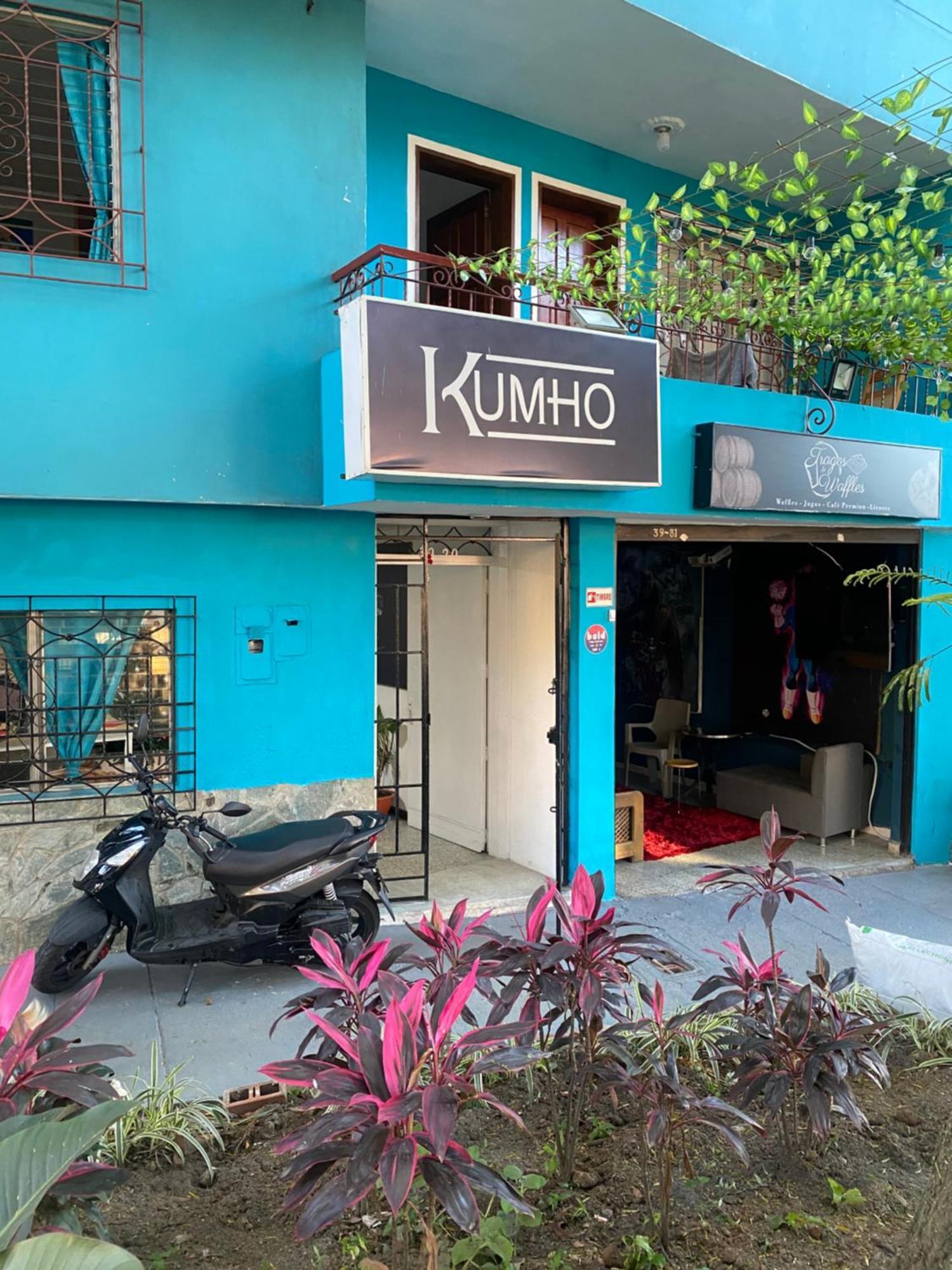 Hostel Kumho Alojamiento Медельин Экстерьер фото